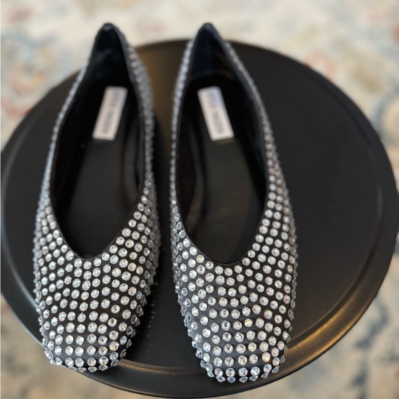 New Steve Madden Delphine Flat with Rhinestone-covered fabric upper - Picture 3 of 12